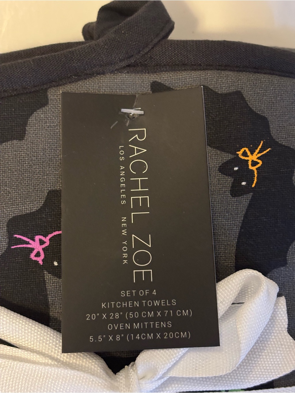 Rachel Zoe Halloween Kitchen Towels and Oven Mitt Set - Picture 2 of 3